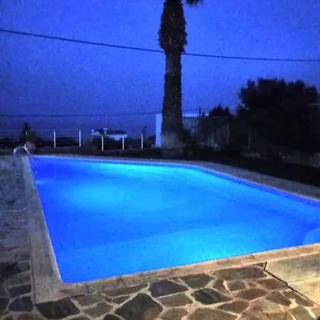 Σπίτι διακοπών Spacious, Shiny, Seaview Villa, In Theologos Θεολόγος