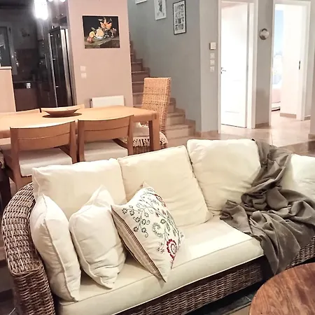 Σπίτι διακοπών Spacious, Shiny, Seaview Villa, In Theologos