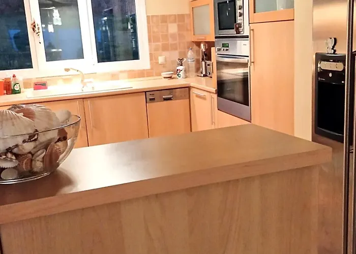 Spacious, Shiny, Seaview Villa, In Theologos Hébergement de vacances